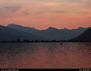 Plavsko jezero i Prokletije u suton