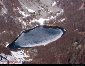 Zaleđeno Veliko Stabansko jezero