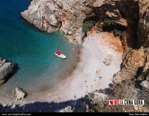 Plaža Crvena stijena kod Bara