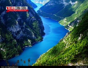 Pivsko jezero sa vidikovca Breza