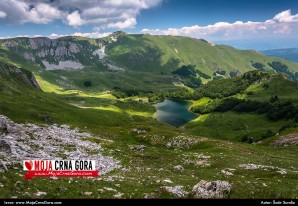 Pešića jezero sa Zekove glave (Bjelasica)