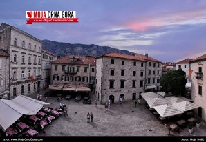 Pjaca Svetog Tripuna (Kotor)