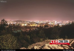 Noćna panorama Nikšića sa brda Trebjesa