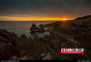 Novembarski zalazak: plaža Ploče